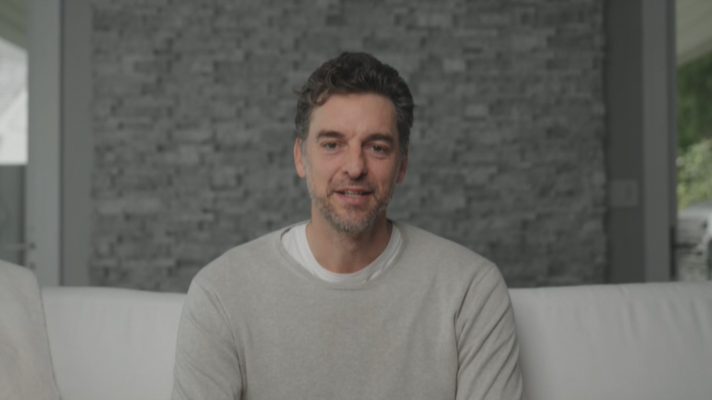 Baloncesto en RTVE - El vuelo de los amigos de Pau Gasol hasta Los Ángeles