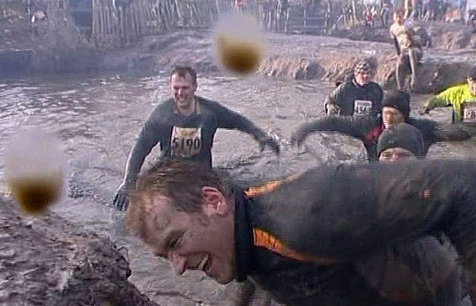 En el Reino Unido casi 5.000 personas participan en una dura competición | Ver