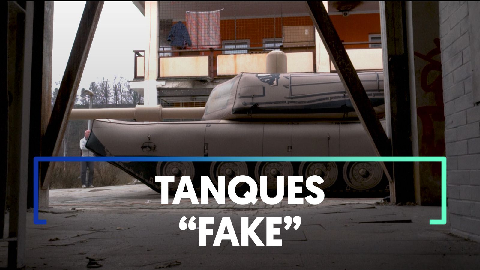 Tanques hinchables para despistar al enemigo: el última 'arma' en el campo de batalla