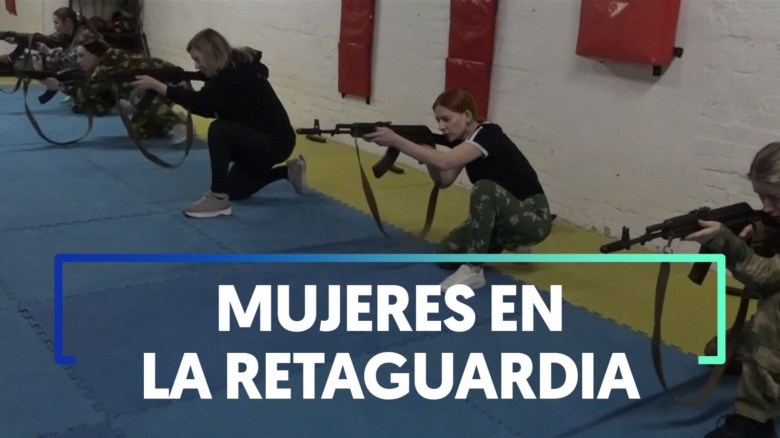 Las mujeres rusas se preparan para el combate en la retaguardia