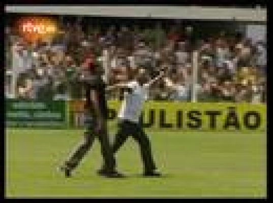  - En helicóptero y de la mano de Pelé