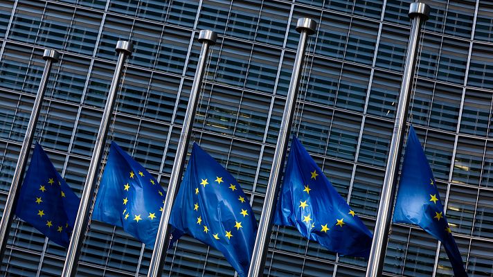 Telediario 1 - Bruselas recupera las reglas fiscales para volver a controlar el déficit y la deuda de los 27