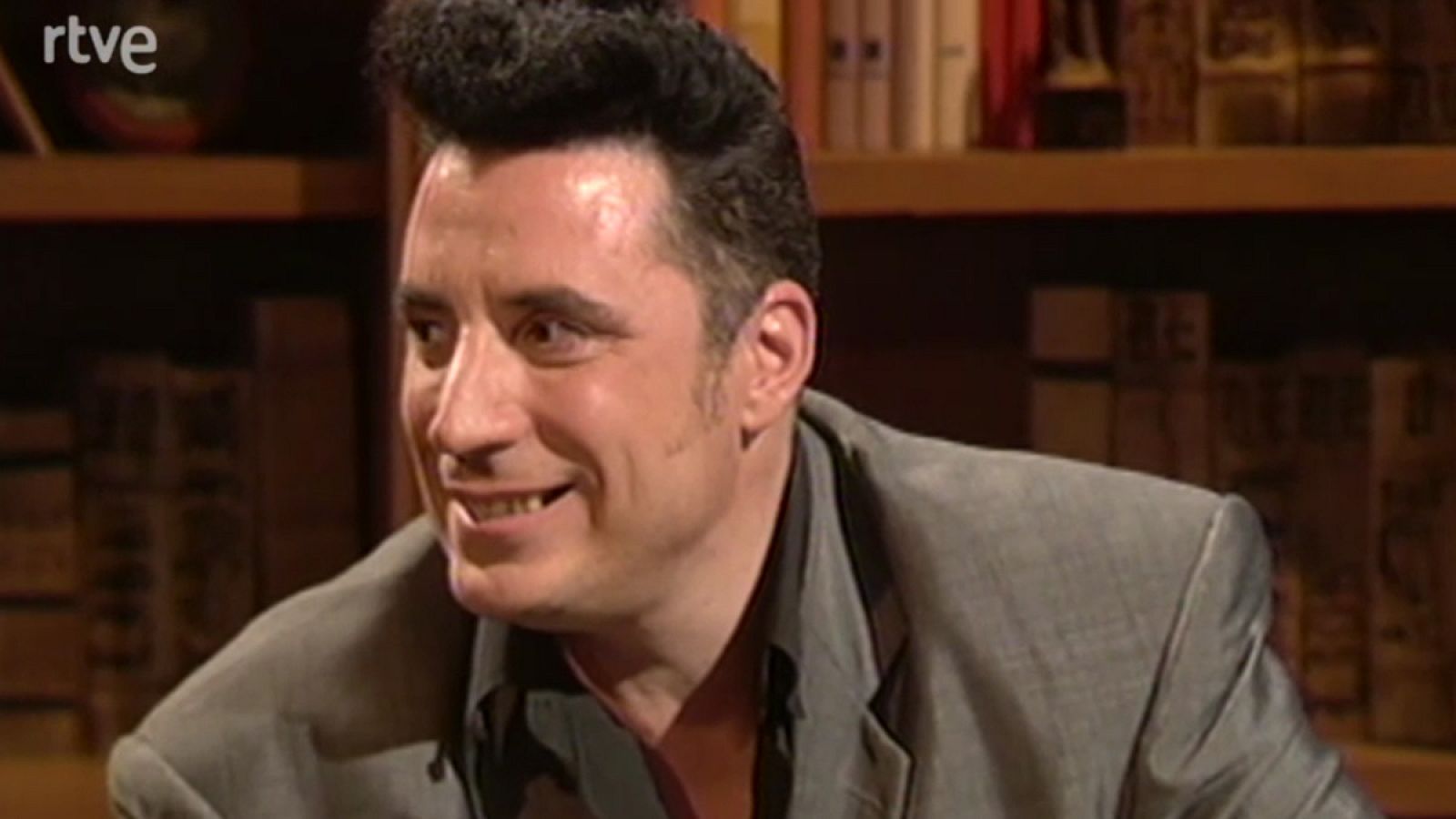 Negro sobre blanco - Loquillo (Libertarios) - Negro sobre blanco | Ver