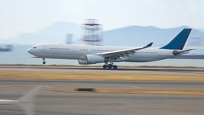 La hora de La 1 - ¿Cómo se aterriza un avión con fuertes rachas de viento?