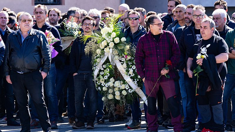 Súria rinde homenaje a los tres muertos en el accidente en la mina