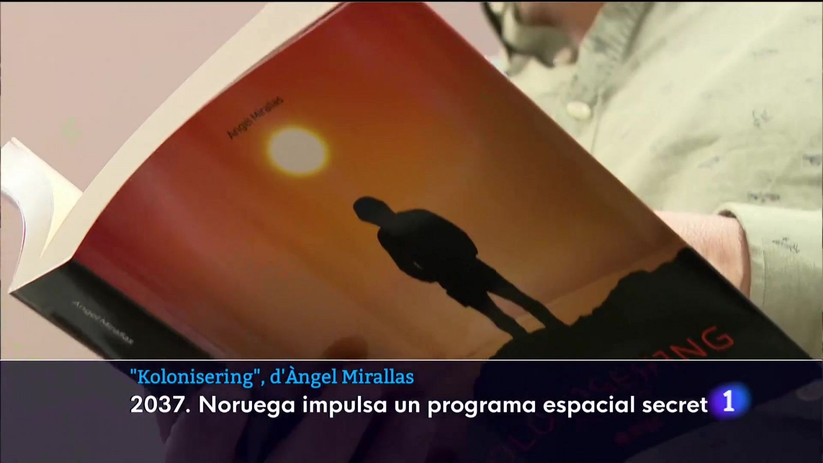 "Kolonisering" és el primer llibre del periodista Ángel Mirallas.