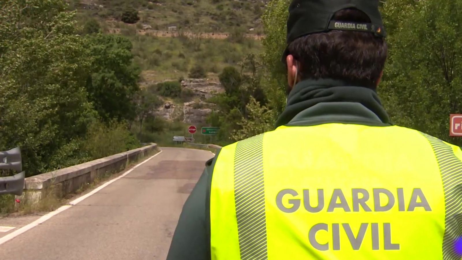 Un juzgado investiga a una veintena de personas por presuntos amaños en la Guardia Civil | Ver
