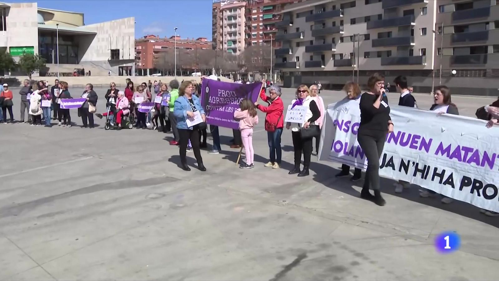 Concentració a Badalona per la violació d'una nena d'11 anys