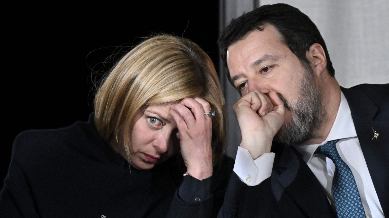 Polémica en Italia por un karaoke de Meloni con Salvini