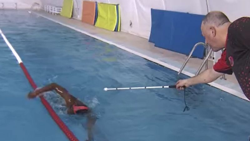 Mahamadou Dambelleh, a sus 17 años, se ha clasificado para el Mundial de natación adaptada