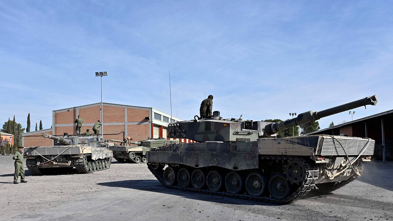 España enseña a 55 soldados ucranianos a manejar los Leopard