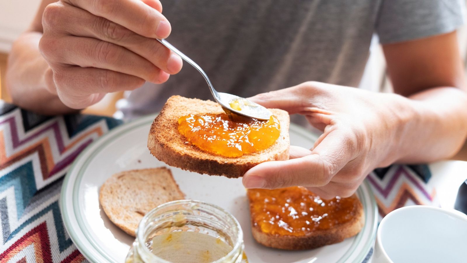 Desayunos saludables: qué alimentos evitar y alternativas