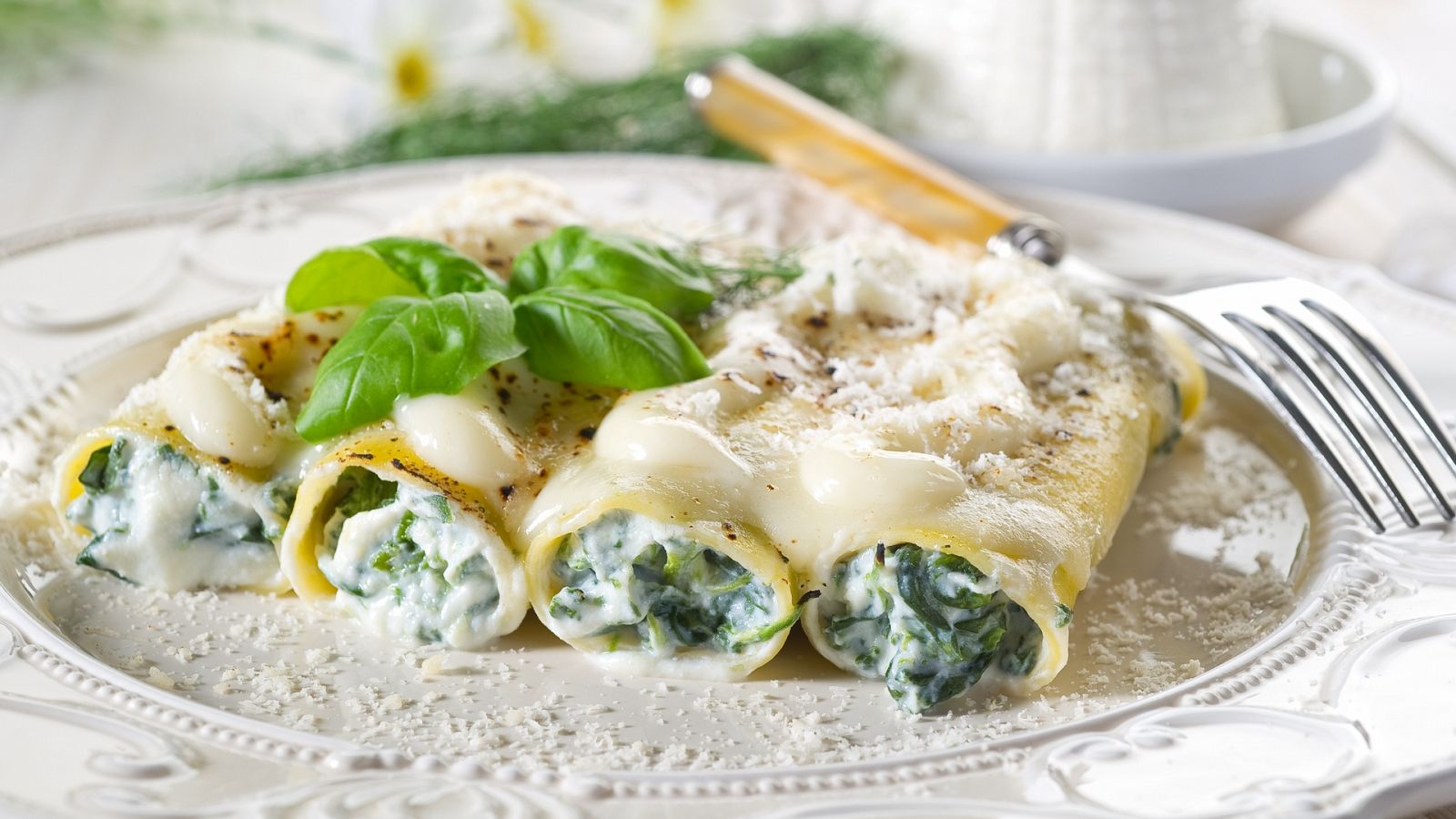 Receta de canelones de espinacas con queso ricotta