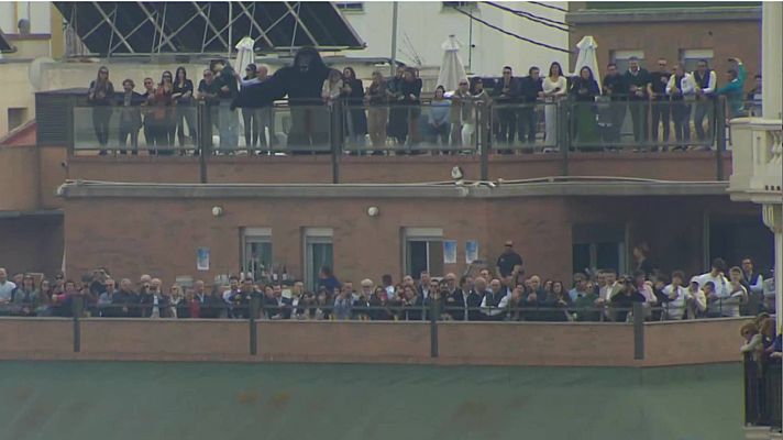 Telediario 1 - Alquiler de balcones en Valencia, una experiencia privilegiada con catering que ofrecen muchas empresas