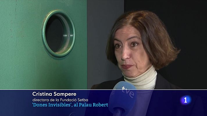 L'Informatiu - Visitem l'exposició 'Dones Invisibles'