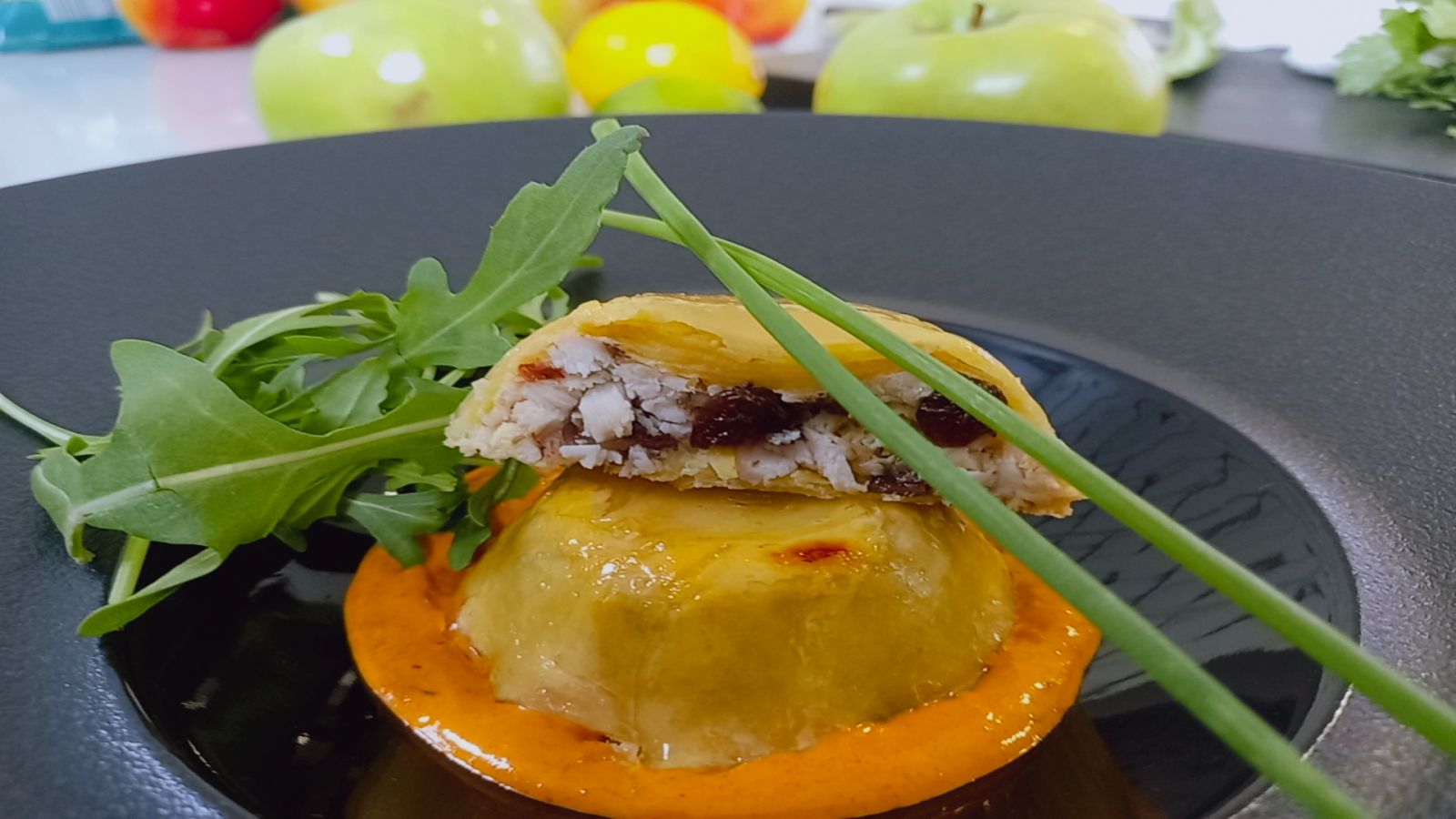 Receta de manzana rellena de pollo del chef Sergio Fernández