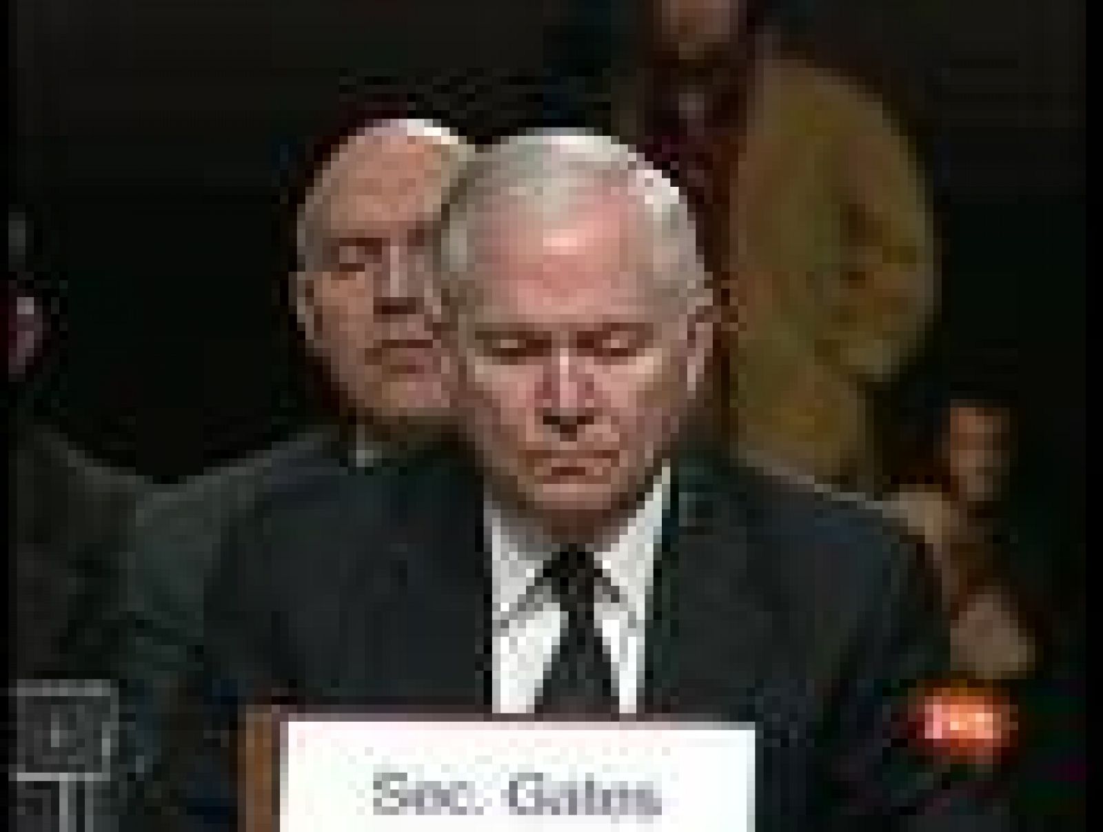 Robert Gates pide acabar con la Ley que impide servir en el Ejército a los homosexuales | Ver