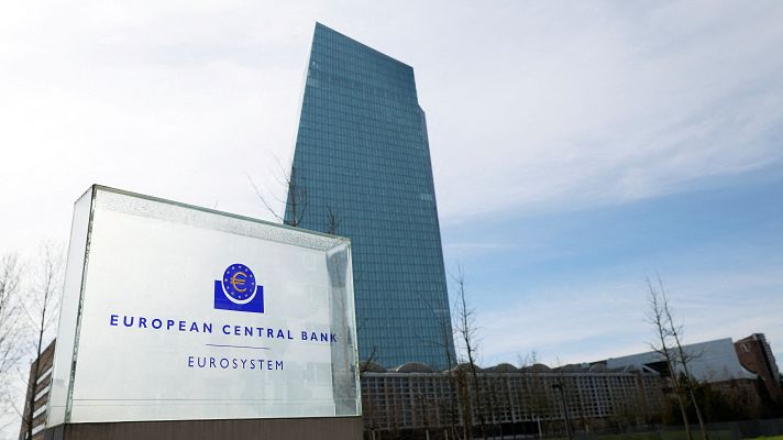 Telediario 1 - El BCE se vuelve a reunir un día después de subir los tipos de interés para analizar la situación de los bancos