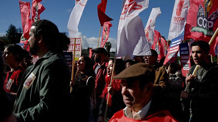 Miles de personas protestan en Portugal por la inflación