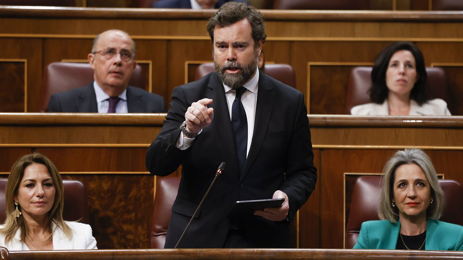 El Gobierno afronta una moción de censura sin candidato del partido que la presenta y sin la presencia del líder de la oposición