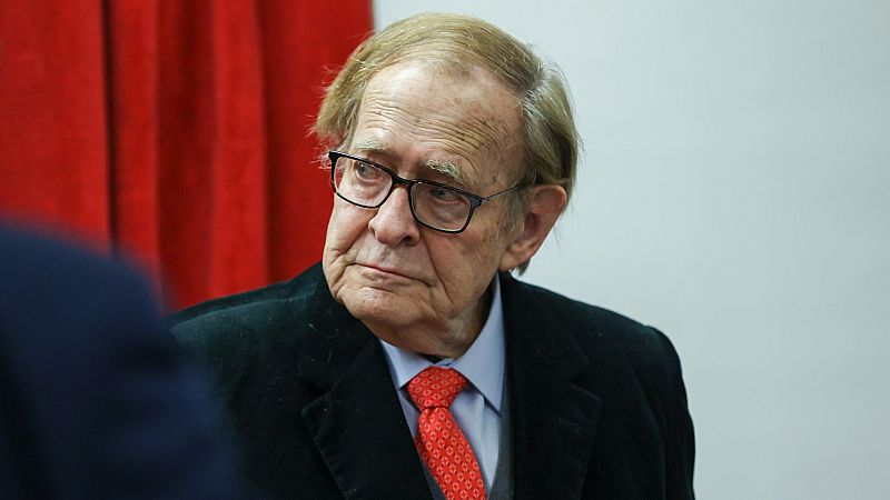 Tamames, en la moción de censura: "En la Guerra Civil se cometieron atrocidades en los dos bandos"       