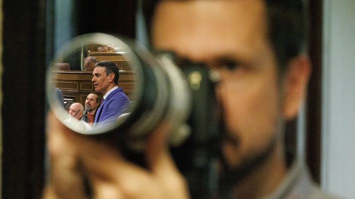 Telediario 1 - El Congreso vive su sexta moción de censura desde que se instauró la democracia