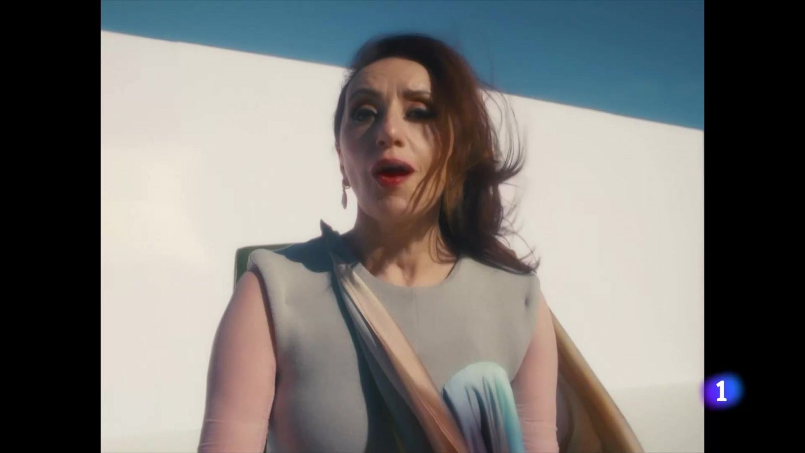 Luz Casal muestra "Las ventanas de mi alma" | Ver