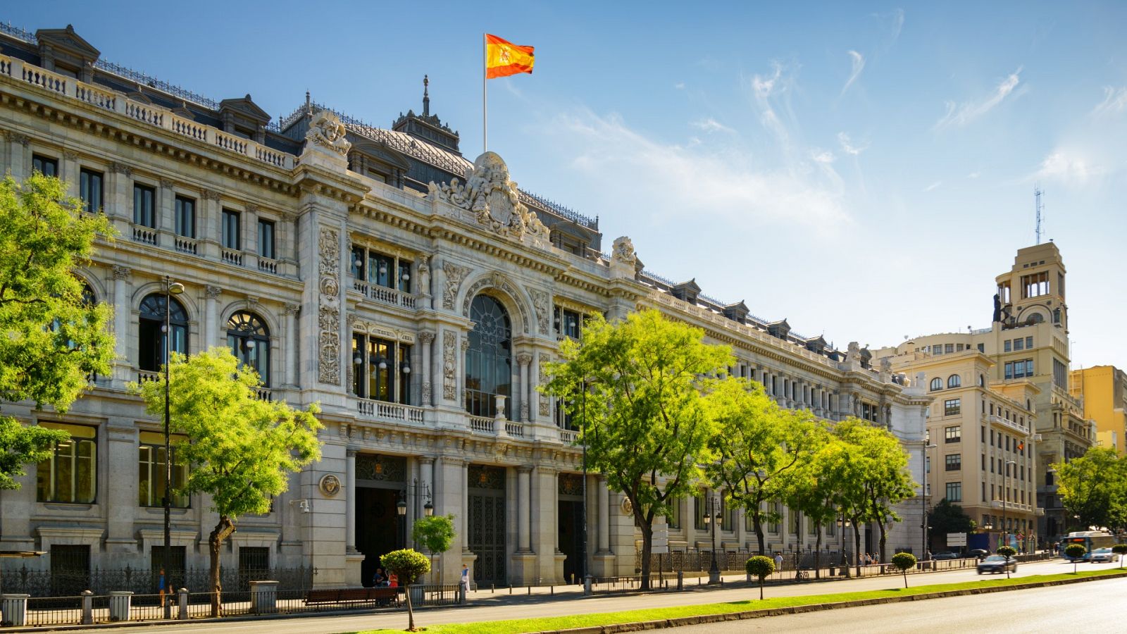 El Banco de España mejora su previsión para 2023, pero advierte de la subida de alimentos