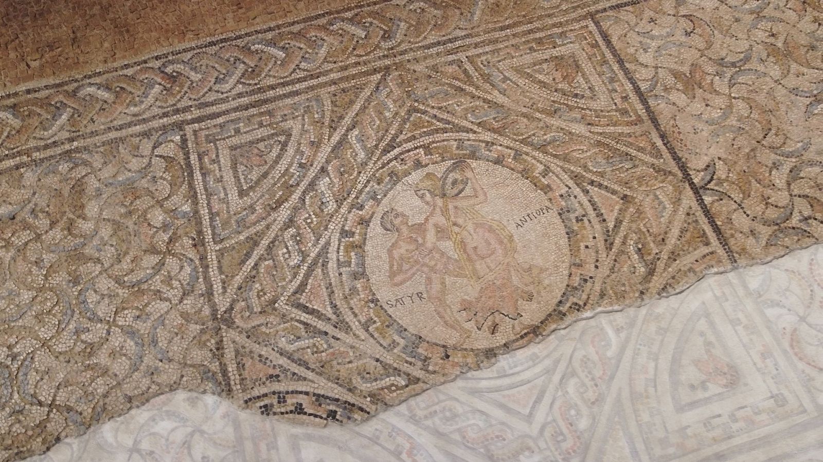 Arqueomanía - Los apóstoles de Occidente - ver ahora