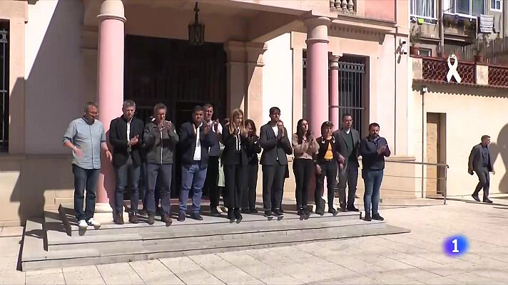 L'Informatiu - Investiguen les causes de l'incendi: 31 famílies encara no poden tornar a casa