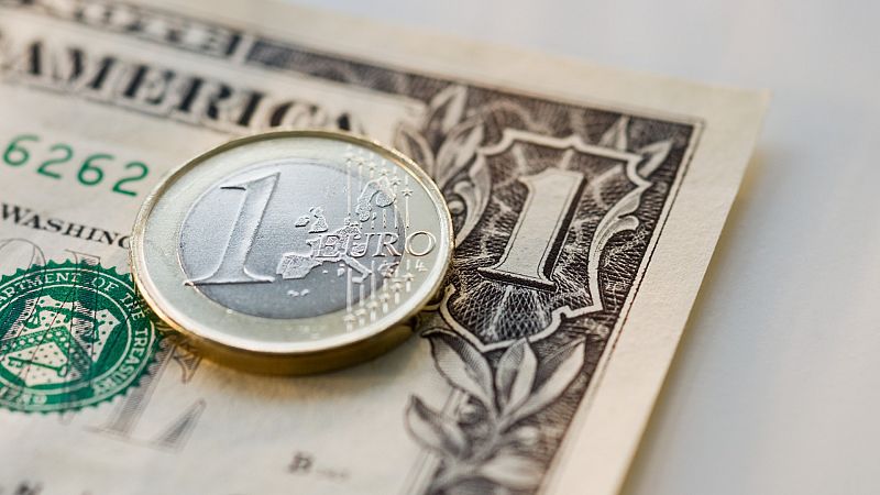 Los bancos de Noruega, Suiza y Reino Unido se suman a la decisión de la Reserva Federal de EE.UU y el Banco Central Europeo de subir los tipos de interés para contener la inflación, pese a la inquietud de los mercados.