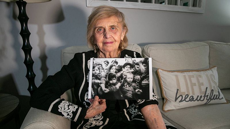 Tova, la superviviente del Holocausto que combate el antisemistimo en TikTok