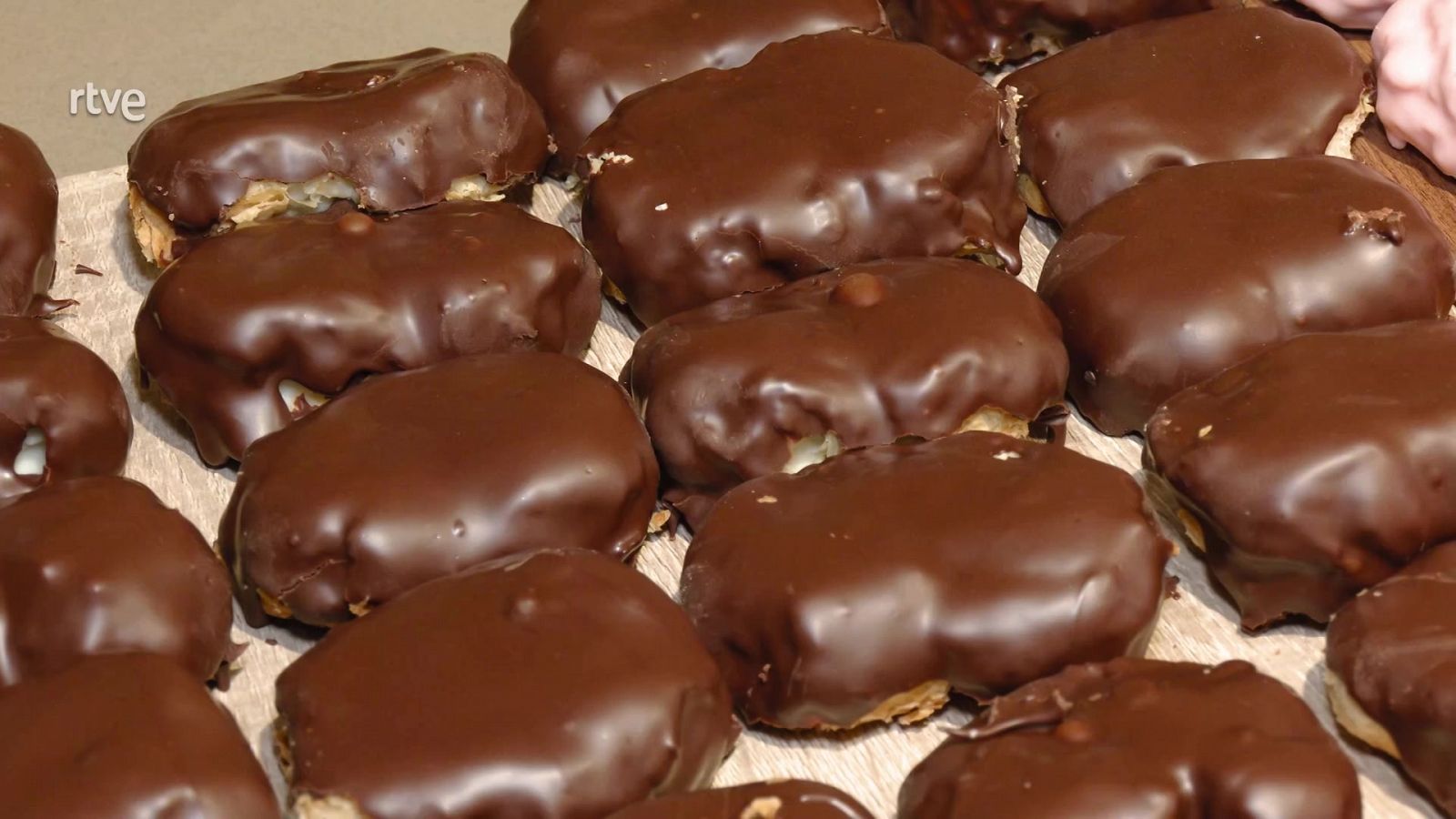 Así se hacen las deliciosas palmeras de Morata de Tajuña - Ahora o nunca | Ver