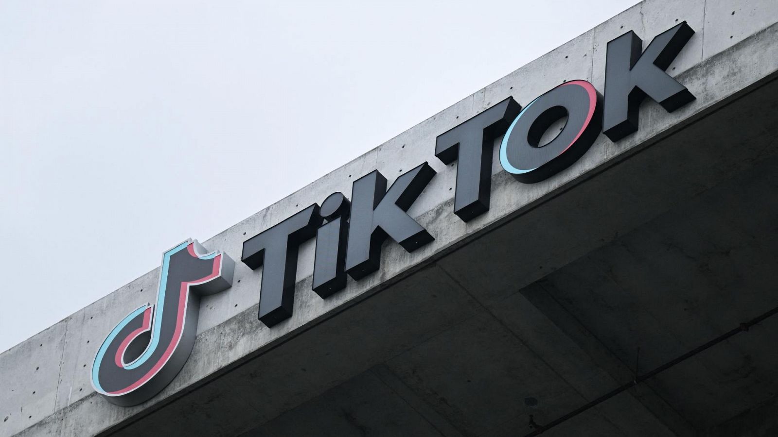 Italia abre una investigación a TikTok por un reto viral autolesivo