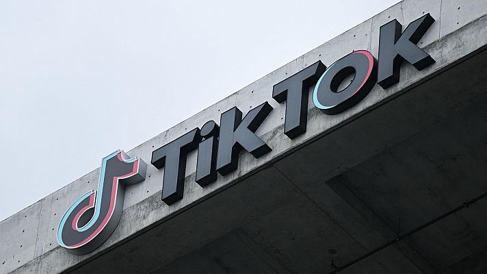 Telediario Fin de Semana - Italia abre una investigación a TikTok por un reto viral peligroso para la salud