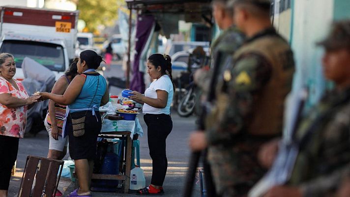 La disminución de la violencia en El Salvador ha aumentado la popularidad de Bukele