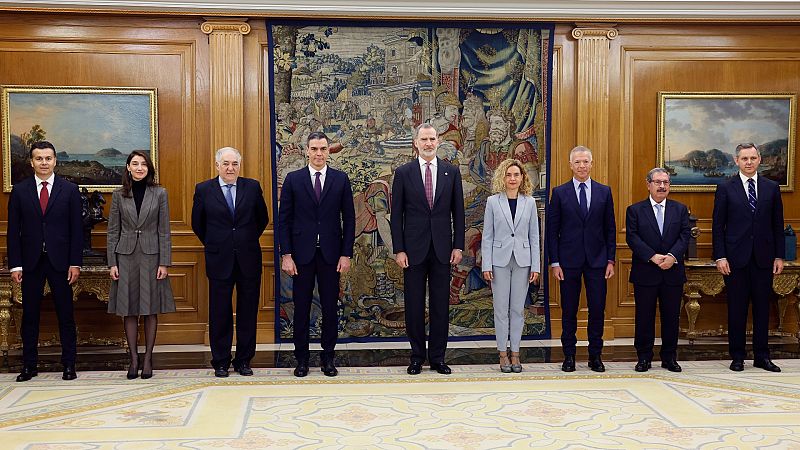 Los nuevos ministros prometen su cargo ante el rey en Zarzuela 