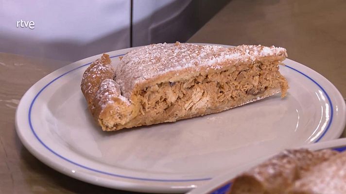 Así se prepara la tradicional pastela de pollo marroquí