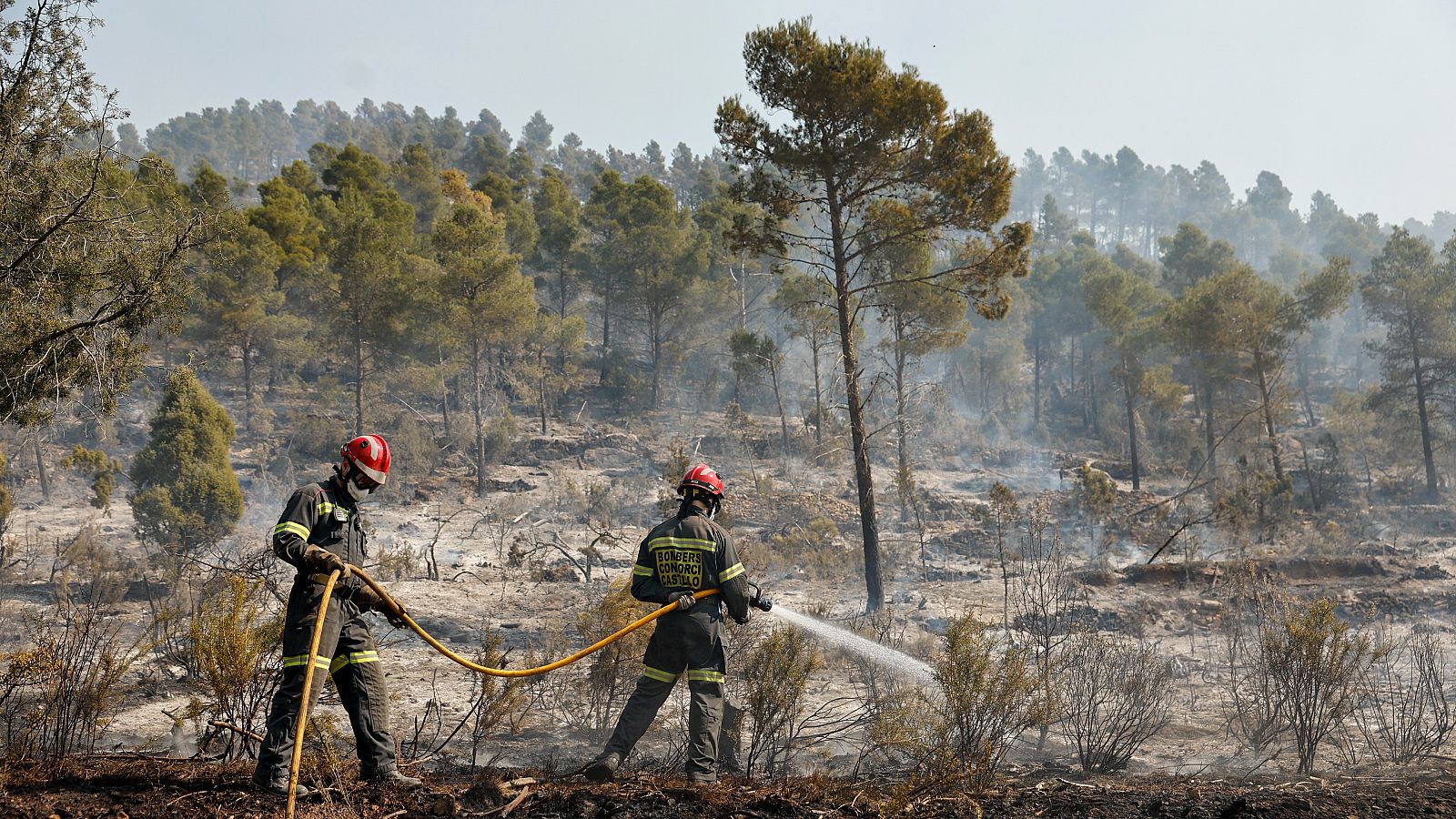Sexta jornada de incendio en Castellón marcada por la tregua del viento