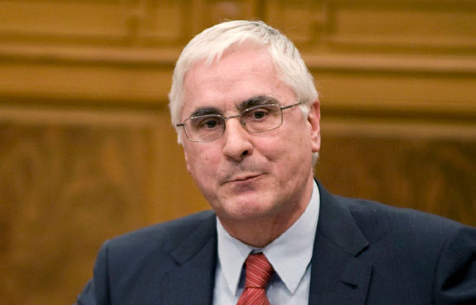 El presidente de Castilla-La Mancha ha respondido así a las críticas recibidas por varios miembros del PSOE por sugerir que eran necesarios cambios en el Gobierno.