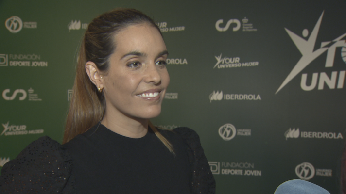 Natación - Ona Carbonell: "Sigo meditando volver a la competición"