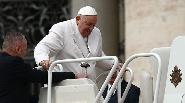 Telediario 2 - El papa Francisco, hospitalizado por una infección respiratoria