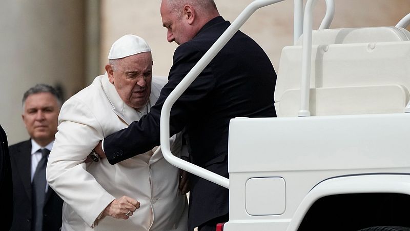 El papa Francisco, hospitalizado por segunda vez en 10 años de papado