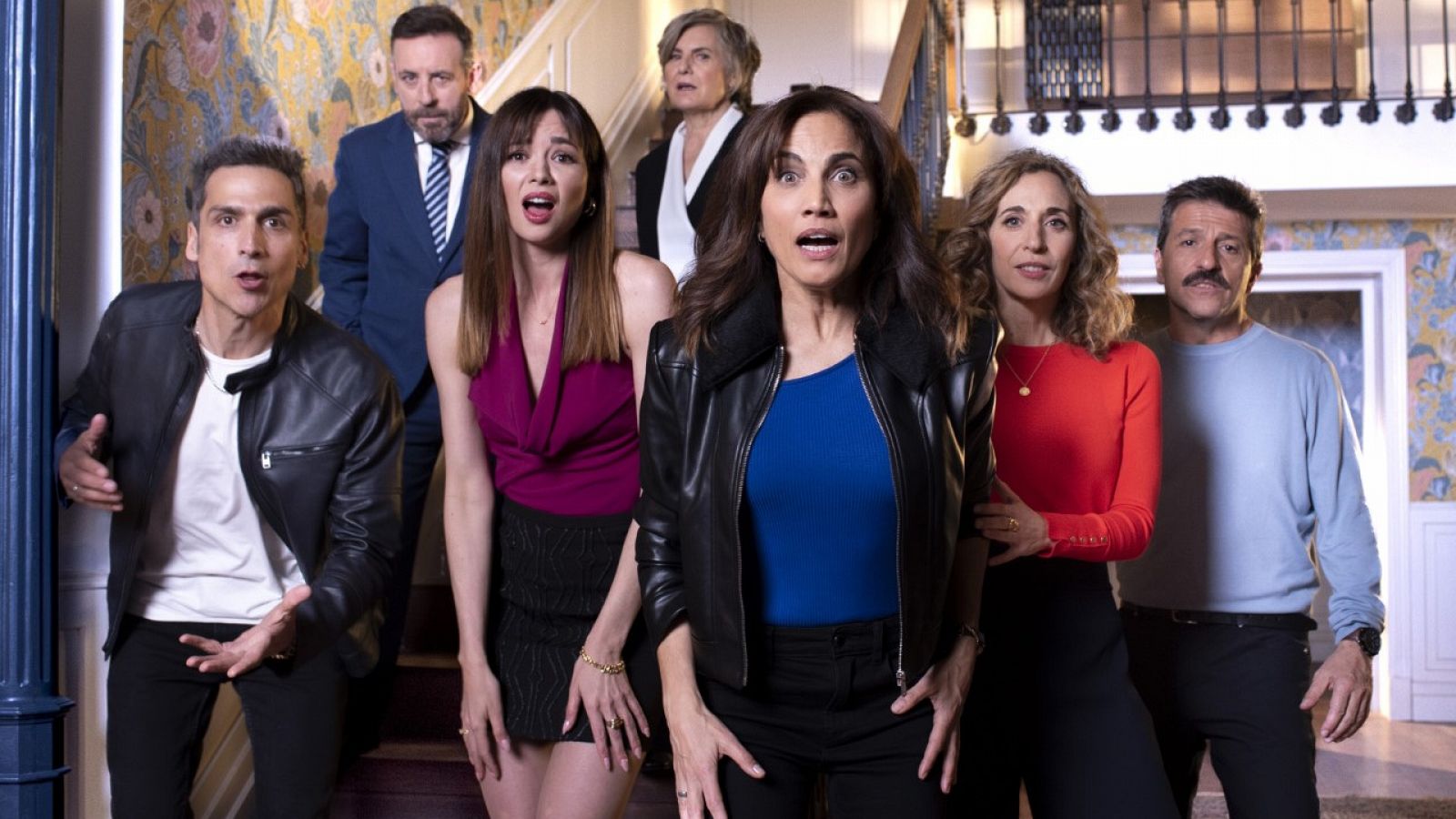 Telediario 1: Toni Acosta protagoniza la serie '4 estrellas' | RTVE Play