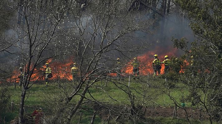 Telediario 2 - 96 incendios se mantienen activos en Asturias