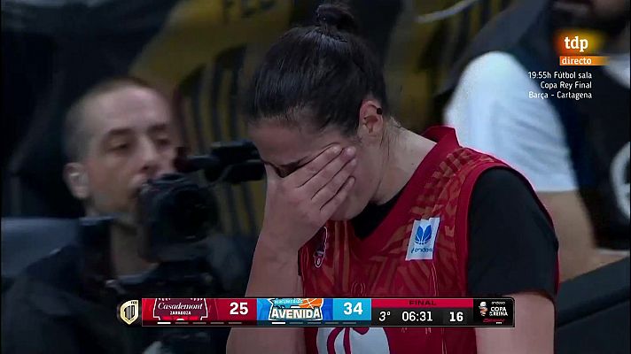 Baloncesto en RTVE - Las lágrimas de Vega Gimeno tras ser expulsada en la final de la Copa de la Reina