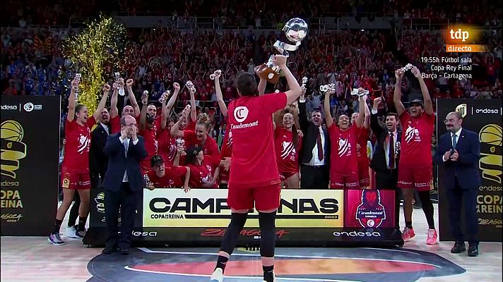 Baloncesto en RTVE - El corazón de Casademont Zaragoza le hace levantar el trofeo en 'su' Copa de la Reina