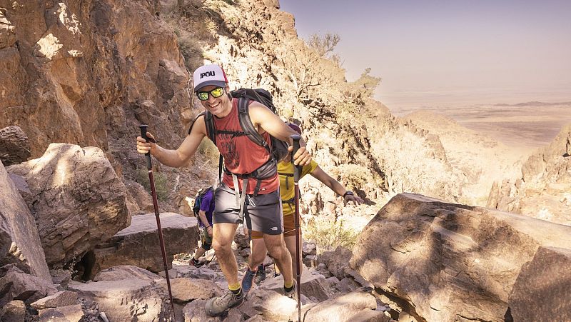 Los hermanos Pou en el desierto del Wadi Rum en Jordania