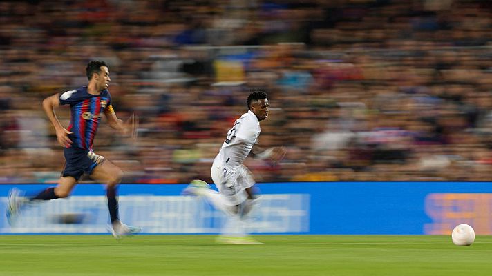 El lujo de Vini y el triplete de Benzema sentencian al Barça