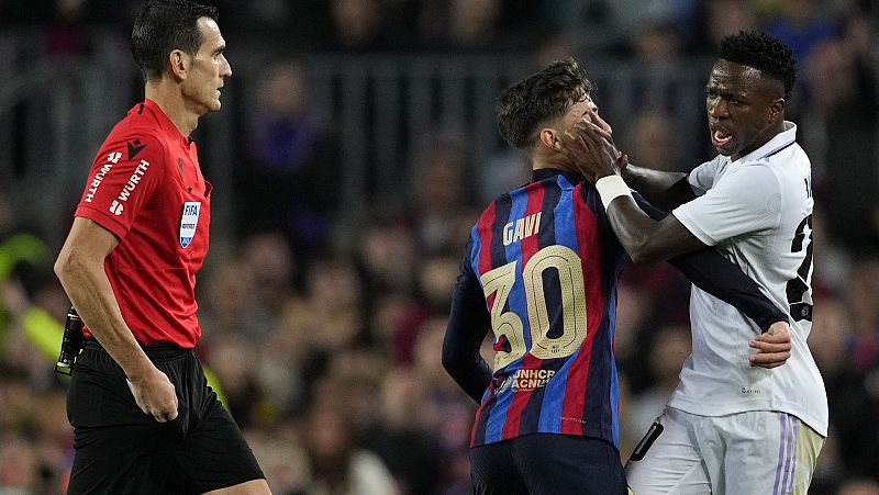 Vinicius acapara los roces del clásico - ver ahora